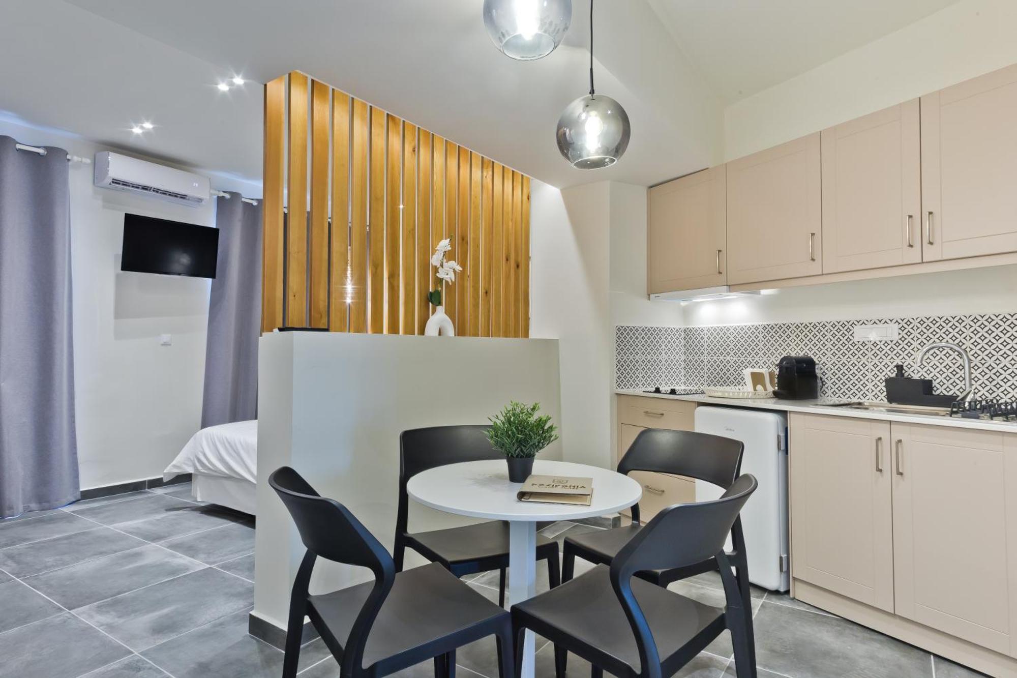 קרפאטוס Posidonia Luxury Suites מראה חיצוני תמונה