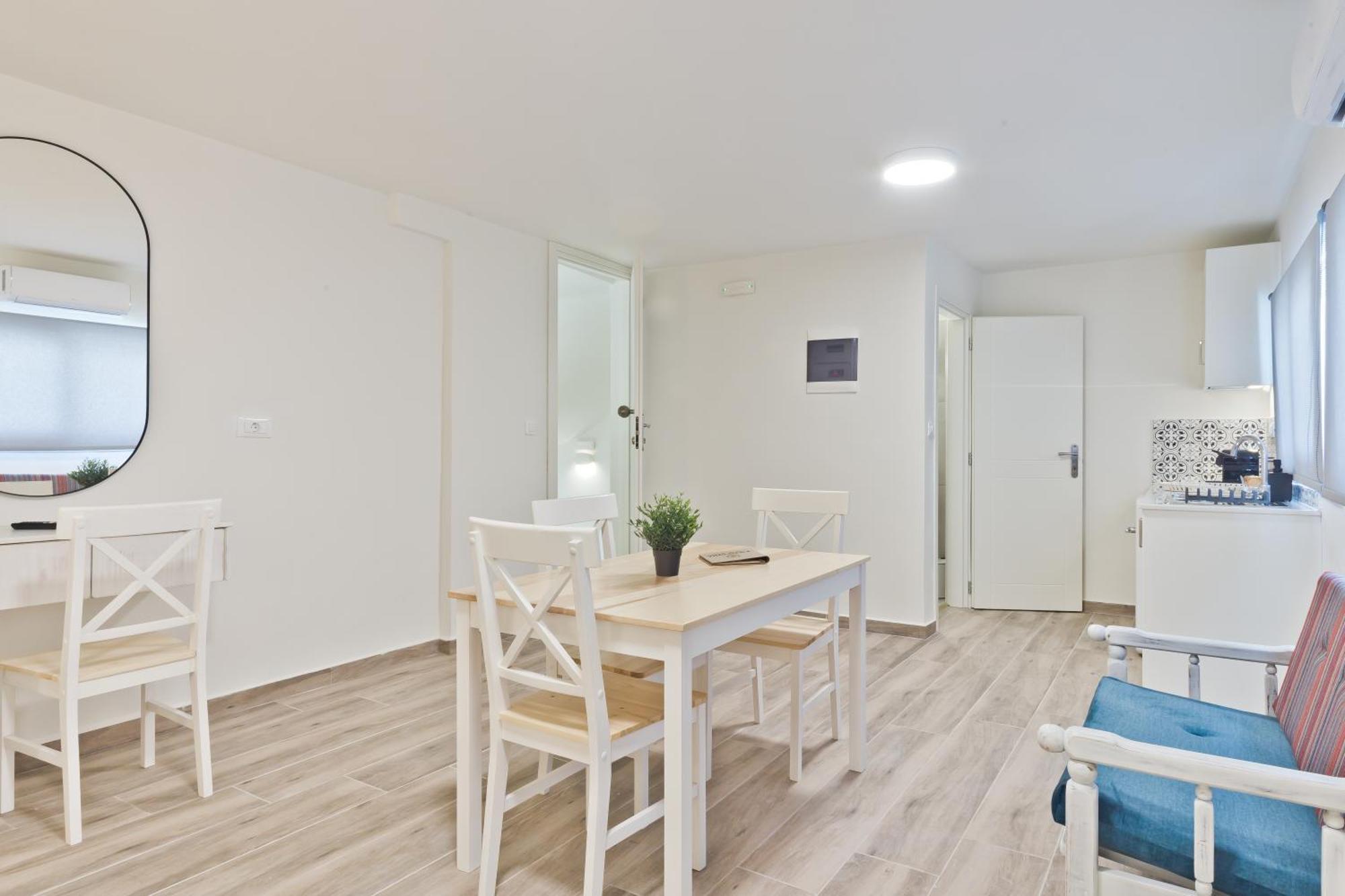 קרפאטוס Posidonia Luxury Suites מראה חיצוני תמונה